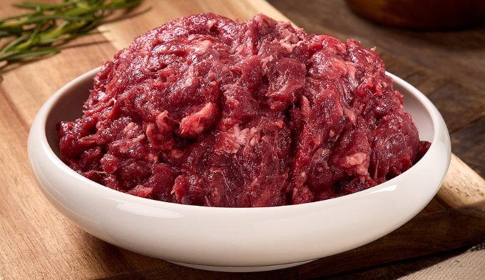Feeding Venison in Raw Diets: Nutritional Benefits and Practical Applications